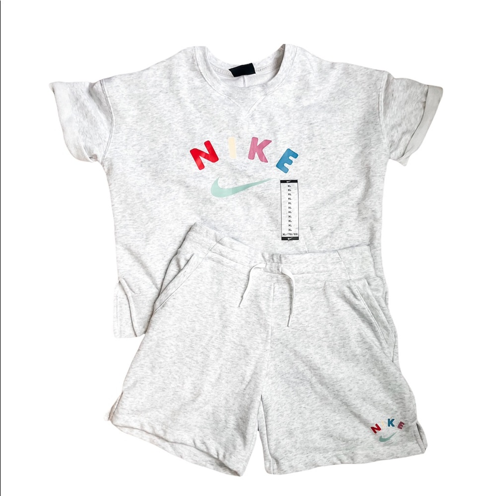 NWT Girls XL Nike 2 Piece Set